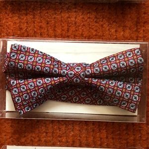 Bow ties : clip on